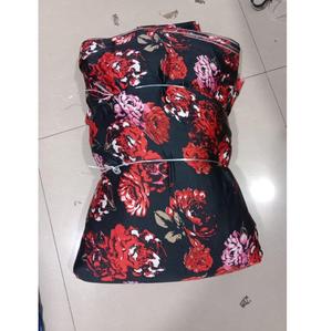 Tissu satiné imprimé de haute qualité pour robes de soirée et de cérémonie, disponible pour la vente en gros. - Product Image 1