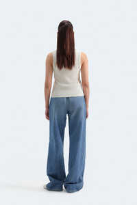 Camiseta sin mangas con cuello en V de encaje blanco para mujer, ropa informal elegante de alta calidad, camiseta sin mangas de talla grande para mujer - Product Image 2