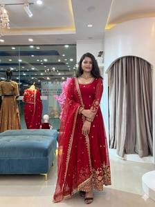 Vestido de seda con bordado de diseñador y parte inferior de microalgodón, y dupatta con bordado, completamente cosido, listo para usar. - Product Image 1