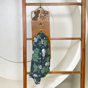 Organizador de Pared de Cuero Vacuno con Diseño Floral, Estilo Occidental, Hecho a Mano, con 5 Anillos Metálicos, Decoración Rústica para el Hogar - Product Image 4