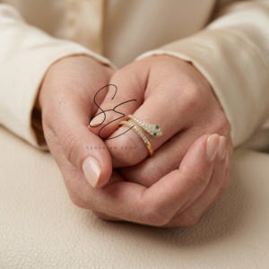 Anillo de Serpiente Chapado en Oro de 18K, Ajustable, con Ojos Verdes, de Acero Inoxidable, Impermeable, para Mujer, Hipoalergénico - Product Image 3