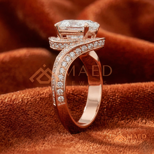 แหวนมอสซาไนต์ทรงรีสีโรสโกลด์สุดหรู ดีไซน์โมเดิร์นลายคลื่น แหวนวันครบรอบ แหวนหมั้นดีไซน์โดดเด่นสำหรับผู้หญิง - Product Image 2