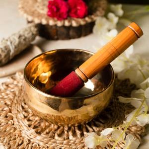 Bol chantant en métal artisanal de qualité supérieure pour la méditation, la guérison sonore, le yoga, la relaxation et la pratique spirituelle - Product Image 4