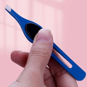 Pinzas para Cejas de Diseño Elegante con Detalles Funcionales, Pinzas para Cejas de Alta Calidad al por Mayor para Uso en Salones de Belleza - Product Image 4