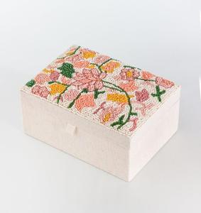 Nueva llegada: Caja de joyería beige con bordado clásico estilo indio, de gamuza con diseño floral, para anillos y pendientes, de creaftera exports. - Product Image 1