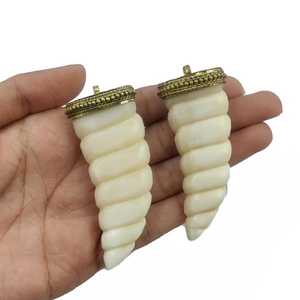 Collar de resina con aspecto de hueso vintage, colgante con forma de espiga, chapado en oro antiguo, conjunto de joyería unisex, collar de hueso. - Product Image 1