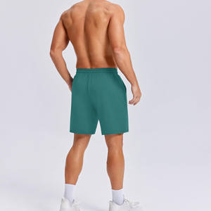 Pantalones cortos deportivos ligeros para hombre, con cintura ajustable con cordón, material transpirable y secado rápido, ideales para entrenamiento. - Product Image 2