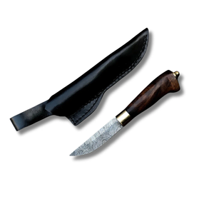 Couteau artisanal personnalisable en acier Damas avec manche en bois Pakka et étui en cuir disponible chez ZA Damascus Maker - Product Image 1