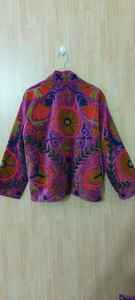 เสื้อแจ็คเก็ตกำมะหยี่ปักมือลายซูซานีสีเทา ผลิตจากวัสดุคุณภาพสูง ดูสวยงามแบบซูซานี - Product Image 2