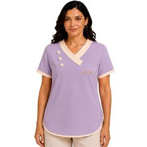 Camiseta de Manga Corta con Cuello en V Asimétrico para Mujer, Color Lila, con Detalle de Botones en Contraste Crema, Logotipo Personalizado, Ropa Casual al por Mayor - Product Image 1