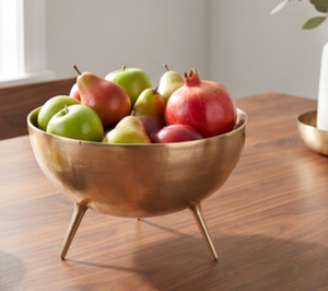 Cuenco Decorativo Premium de Metal Dorado con Tres Patas, Diseño Minimalista Hecho a Mano, Acabado Pulido para Decoración del Hogar - Product Image 4