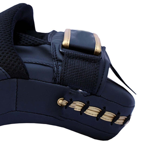 นวมซ้อมแบรนด์ Custom Brand Focus Mitts - น้ำหนักเบา แกนโฟม ทนทาน หนังคุณภาพดี เป็นมิตรต่อสิ่งแวดล้อม และระบายอากาศได้ดี สำหรับการฝึกซ้อมมวย MMA และคิกบ็อกซิ่ง - Product Image 4