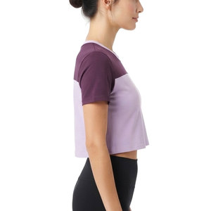 T-shirt court pour femme, matière douce, manches courtes, col rond, léger et confortable à porter pour les journées d'été et un usage quotidien - Product Image 4