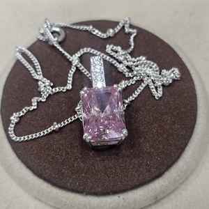 Collar de compromiso de plata de ley 925 con moissanita VVSD original de corte radiante rosa, joyería para mujer, venta al por mayor a granel - Product Image 2