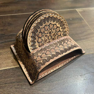 Juego de posavasos de cuero mecanizado a mano de tendencia 2025 con soporte, 4 Uds., posavasos redondos para bebidas, alfombrillas para tazas Premium para uso en el hogar y la cocina - Product Image 3