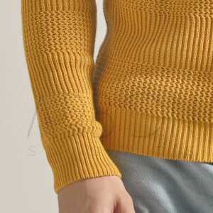 Pulls tricotés pour hommes, style moderne, texturés, faits à la main, de qualité supérieure, personnalisés, nouveau style, vêtements d'hiver 2026, couleur moutarde - Product Image 4