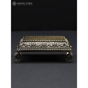 Chowki de diseño de elefante pequeño superfino de 4 pulgadas (Pedestal) en latón hecho a mano en la India para decoración del hogar - Product Image 3