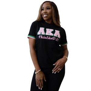 T-shirt décontracté et élégant pour femme en coton premium écologique avec logo en chenille verte, idéal pour l'été et le quotidien - Product Image 1