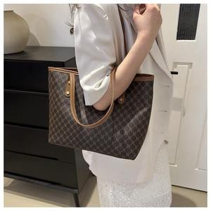 Sac messager pour femme en cuir véritable fait main, rétro, bandoulière unique, fermeture éclair sécurisée, motif losanges, durable - Product Image 1