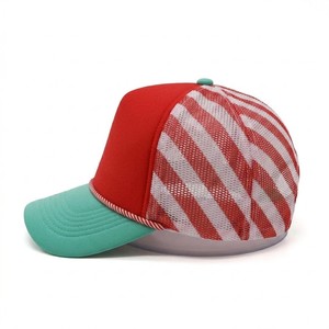 Casquette de baseball rétro personnalisée rouge menthe avec corde, maille rayée et fermeture snapback, style vintage, streetwear d'été, accessoire de mode pour l'extérieur - Product Image 2