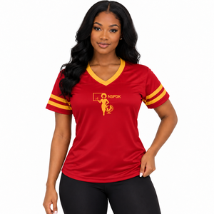 Camisetas de Fútbol de Manga Corta para Mujer PDK con Emblema Decorativo Grande en la Parte Delantera, Cuello en V y Franjas Atléticas en las Mangas - Product Image 1