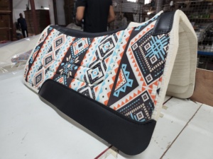 Tapis de selle en cuir de cheval occidental de qualité supérieure avec accessoires en feutre profilé fabriqués en Inde prix d'usine pour les courses de chevaux équestres - Product Image 5