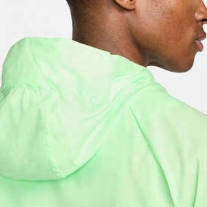 ชุดเซ็ตเสื้อแจ็คเก็ตมีฮู้ดกันลมแบบ Color Blocking สำหรับผู้ชาย ยี่ห้อ Tri Pro Sports พร้อมกางเกงขาสั้น แห้งเร็ว น้ำหนักเบา สวมใส่สบาย เหมาะสำหรับฤดูร้อน - Product Image 2