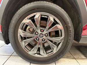 Toyota RAV4 2024 – SUV Híbrido Premium con Tracción en las Cuatro Ruedas, Comodidad y Características Avanzadas - Product Image 2