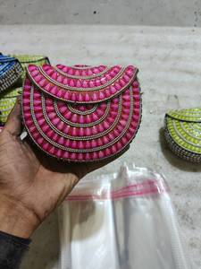 Pochette de soirée de luxe bohème style indien en métal, faite à la main pour femme, avec cadre en perles, étanche, artisanale - Product Image 2