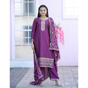 Ensemble kurti, pantalon et dupatta pour filles, vêtements ethniques élégants en soie chinon avec broderies détaillées pour les occasions festives - Product Image 1