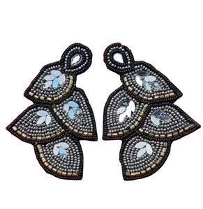 Boucles d'oreilles traditionnelles en perles |   Boucles d'oreilles en perles d'argent |   Boucles d'oreilles brodées de perles roses et oranges | - Product Image 1