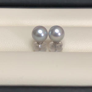 Boucles d'oreilles en or 18 carats avec perles d'Akoya d'eau de mer japonaise, bleu gris, véritable lin, rond, lumière intense, design extrêmement délicat - Product Image 2
