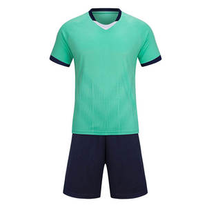 Maillot de football rétro vert tendance pour homme avec logo personnalisé, ensemble uniforme de football personnalisable - Respirant et séchage rapide - Product Image 6