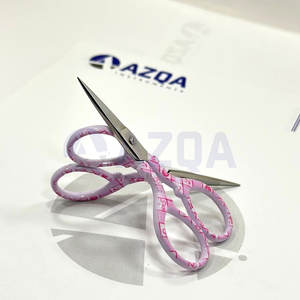 Ciseaux professionnels roses à motifs, en acier inoxydable de qualité supérieure, coupe-fil de précision pour broderie, couture et tailleur - Product Image 2