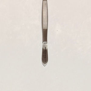 Pinzas de Precisión con Punta Serrada de Acero Inoxidable, Disponibles en Rectas y Curvas, Pulimentadas/Multicolores - Product Image 5