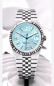Montre de luxe en acier inoxydable argenté avec cadran motif nid d'abeille bleu glace, aiguilles lumineuses, bracelet 22 mm, design moderne sportif à motif pièce de monnaie - Product Image 2