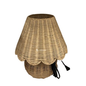 Lampe de table en rotin avec abat-jour festonné, lampe de bureau en osier écologique pour la décoration intérieure et l'hôtellerie, personnalisation OEM/ODM - Product Image 5