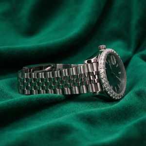 Montre de luxe en acier inoxydable avec lunette en diamant argenté, cadran gris, affichage de la date, montre-bracelet pour homme et femme - Product Image 2