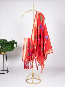 Dupatta Pathani avec travail de tissage Zari et pompons - Product Image 5
