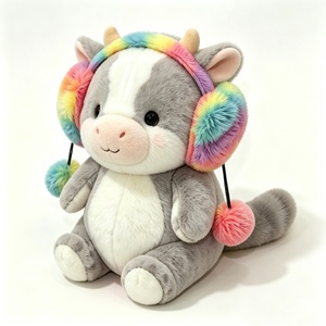 Orejeras de vaca de peluche personalizadas con diseño de arcoíris, orejeras de vaca de peluche con pompones, orejeras de vaca de peluche con arcoíris pastel, vaca con mejillas rosadas - Product Image 4