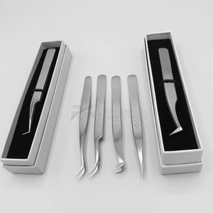 Pince à épiler RMI Silver Shin pour cils, avec poignée à motif étoile et emballage en boîte blanche/noire, ensemble de pinces à épiler - Product Image 1