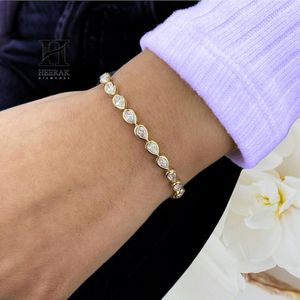 Elegant Pear Cut Diamond Tennis <b>Bracelet</b> – 18K Gold Bezel-Set Teardrop <b>Bracelet</b> - Product Image 3