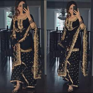 Ensemble de vêtements de fête pour femmes Mayra Orange, nouvellement lancé, haut, jupe dhoti, dupatta, taille S-36 - Product Image 1