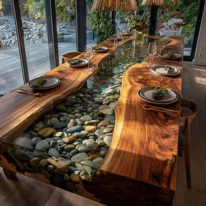 Table rectangulaire en bois rustique et résine, meuble de salon intérieur avec design en galets de rivière, décoration artisanale - Product Image 3