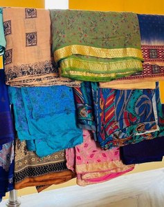 Saris en soie vintage pour femmes – Saris indiens traditionnels en tissu ethnique avec artisanat tissé à la main, élégants pour mariages et occasions festives - Product Image 5