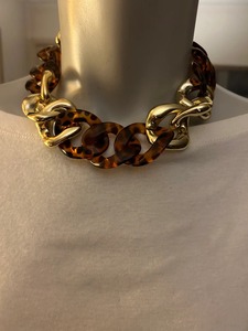 Collar de resina - Joyería artesanal de resina con diseño moderno, resina transparente clásica pulida de la India - Product Image 3