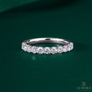 Bague en or 9k 10k 14k 18k avec diamant rond 2,5 mm 0,06 ct pureté VVS, minimaliste, empilable, délicate, bijoux fins, cadeau de mariage - Product Image 1