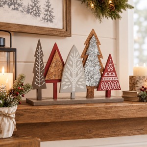 Décoration de table rustique de Noël en bois nordique, avec signe forêt de sapins, en liège et métal, figurine de Noël à poser - Product Image 2