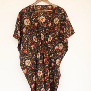 Robe kaftan en coton à fleurs foncées pour femmes, vêtements de détente doux pour la maison, vêtements de nuit - Product Image 1