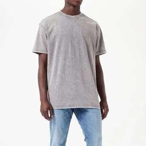T-shirt décontracté gris uni à manches courtes pour homme, style sans col, tricoté et délavé, idéal pour l'été - Product Image 1